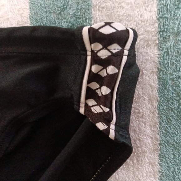 ARENA VINTAGE BLACK TEAM SWIM BRIEF, SIZE LARGE (Pre-Owned) - Picture 3 of 8